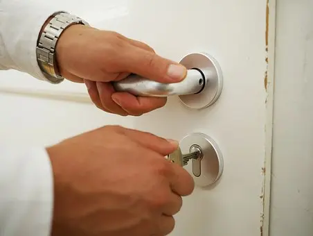 Broken-Key-Extraction--in-Cedarburg-Wisconsin-Broken-Key-Extraction-343336-image